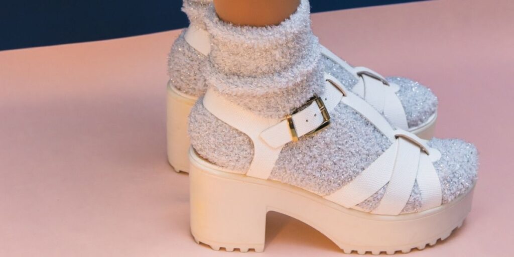 Wuillbot platforms and fuzzy socks